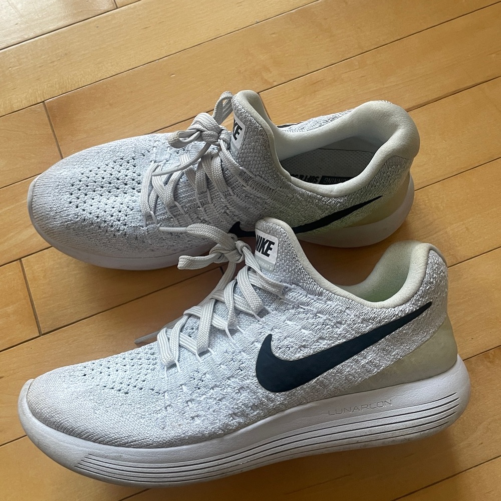 Nike LunarEpic Flyknit Light Grey Sneakers - women size 6